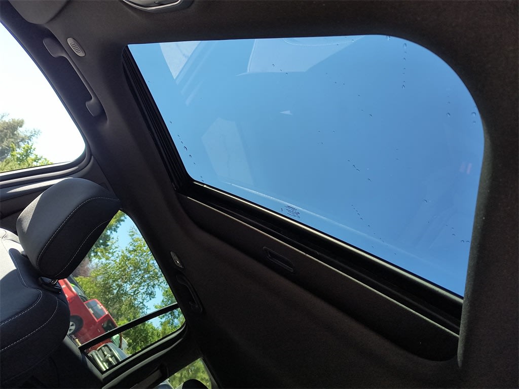 Thumbnail: 2025 Jeep Grand Cherokee - 25