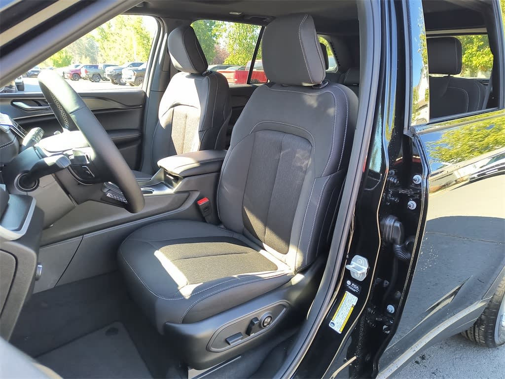 Thumbnail: 2025 Jeep Grand Cherokee - 7