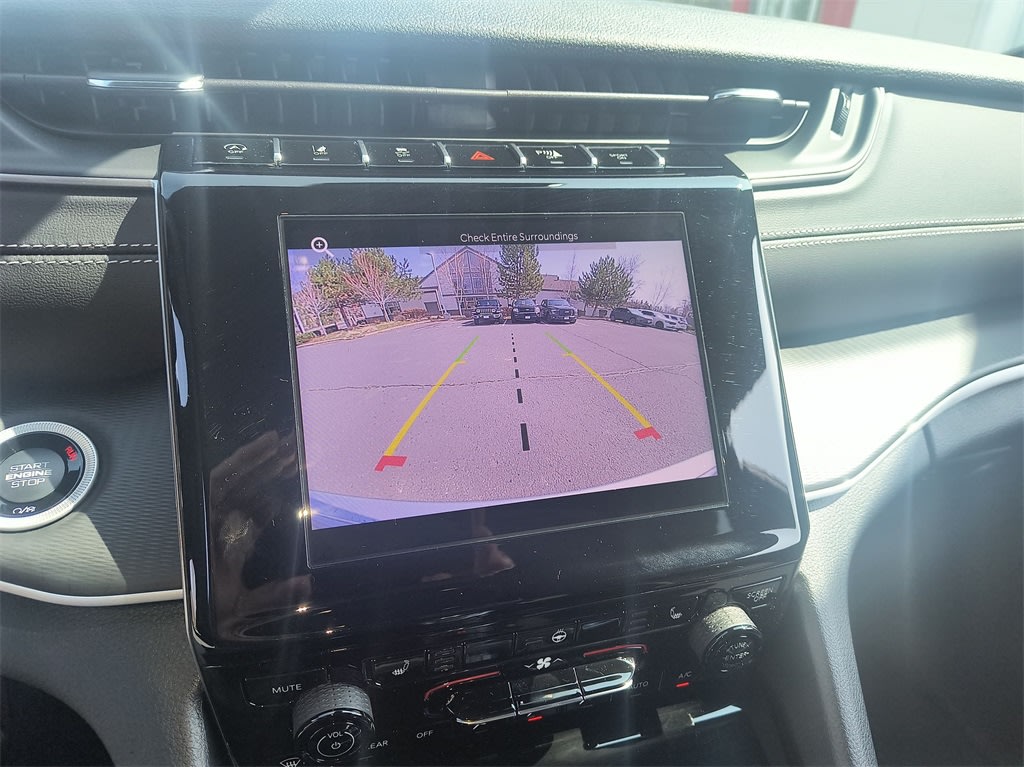 2025 Jeep Grand Cherokee Laredo 22