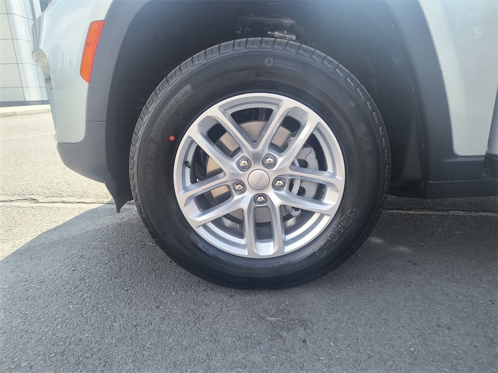 2025 Jeep Grand Cherokee Laredo 6