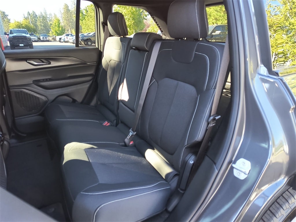 Thumbnail: 2025 Jeep Grand Cherokee - 9