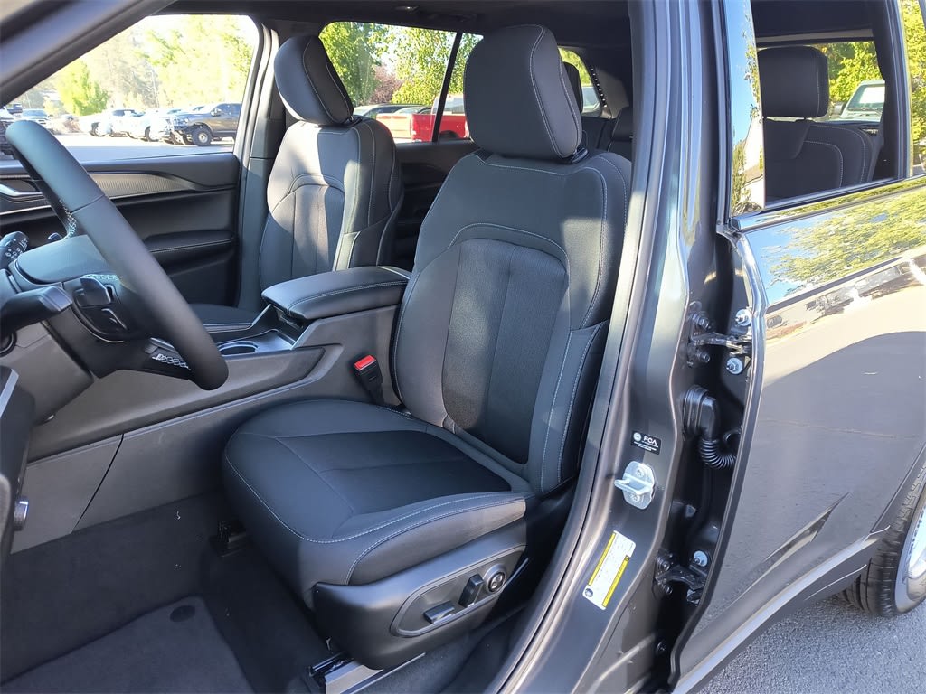 Thumbnail: 2025 Jeep Grand Cherokee - 7