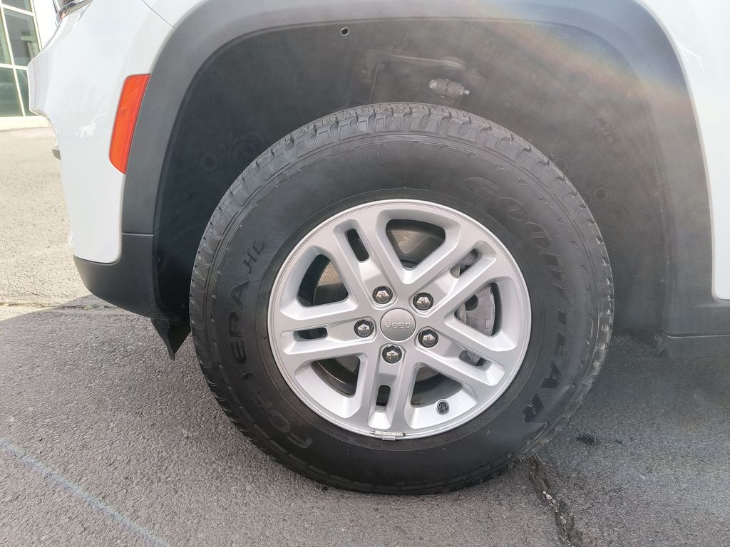 Thumbnail: 2023 Jeep Grand Cherokee - 6