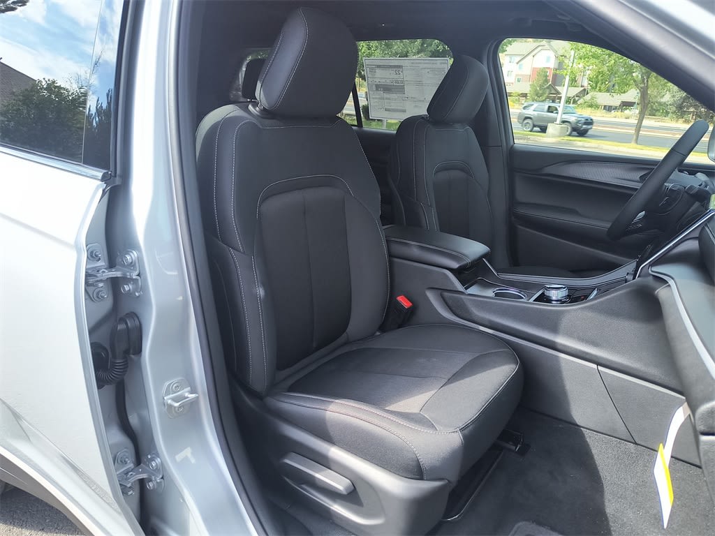 Thumbnail: 2025 Jeep Grand Cherokee - 8