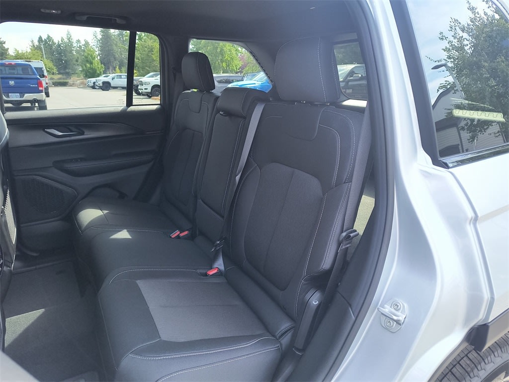 Thumbnail: 2025 Jeep Grand Cherokee - 9