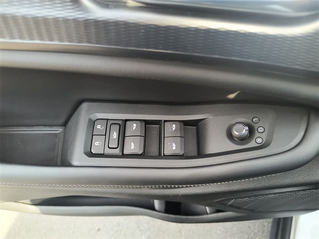 Thumbnail: 2025 Jeep Grand Cherokee - 21