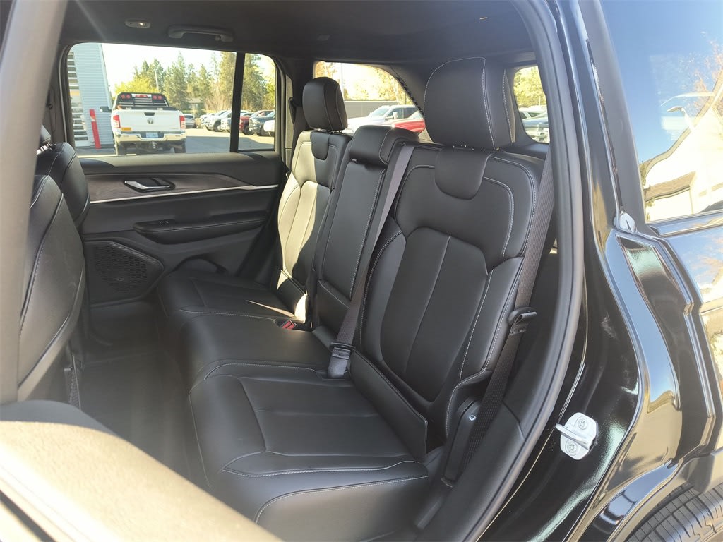 Thumbnail: 2025 Jeep Grand Cherokee - 9