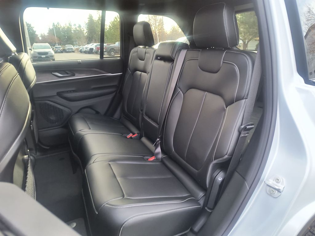 Thumbnail: 2025 Jeep Grand Cherokee - 9