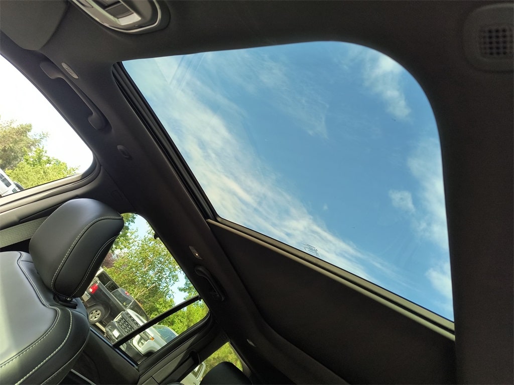 Thumbnail: 2025 Jeep Grand Cherokee - 26