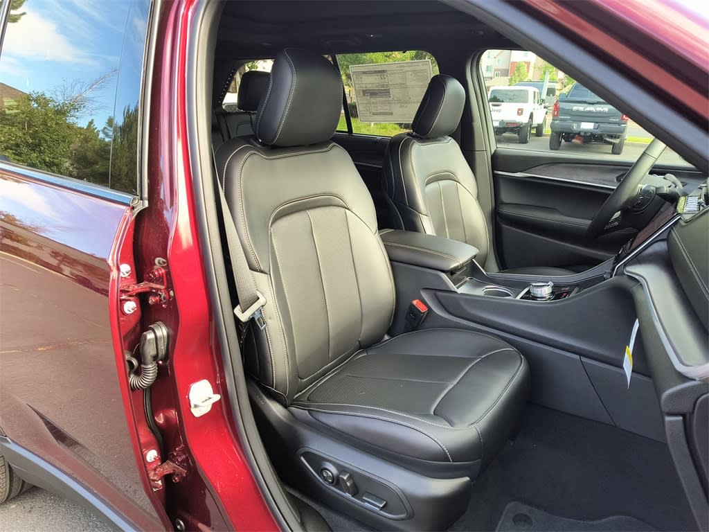 Thumbnail: 2025 Jeep Grand Cherokee - 9