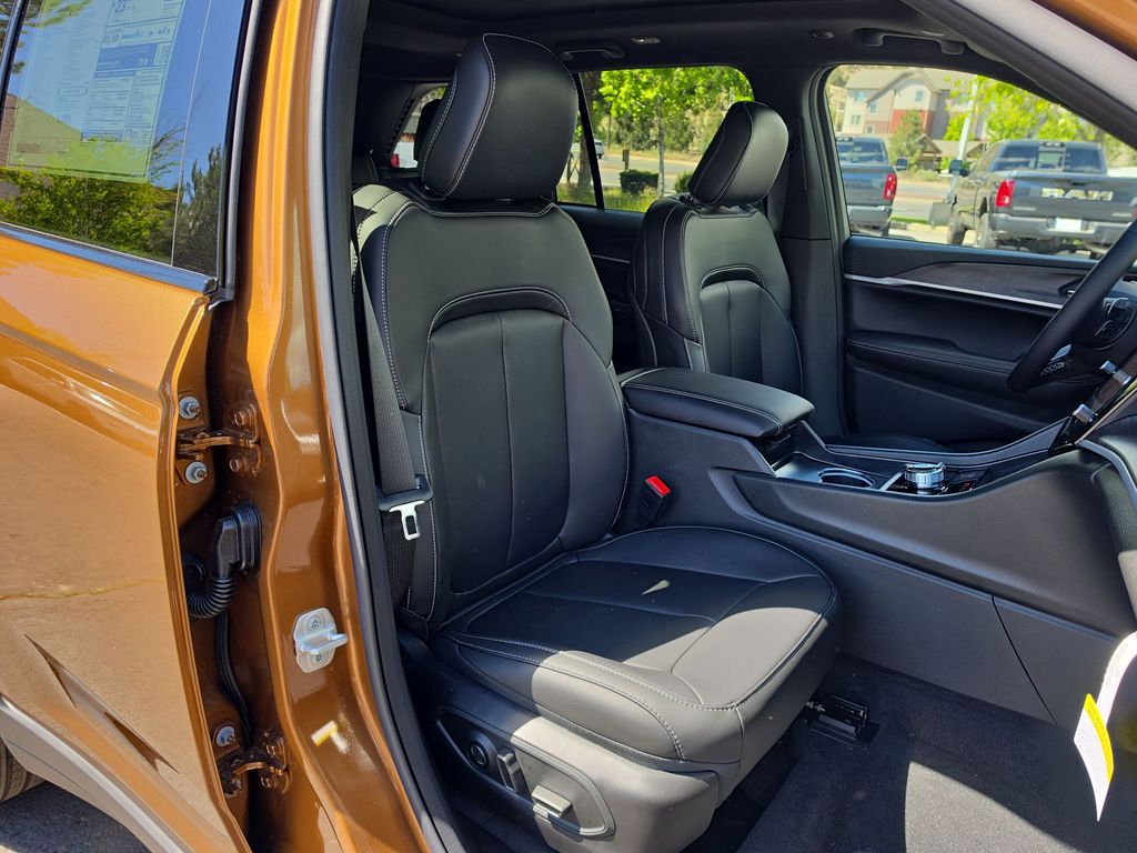 Thumbnail: 2026 Jeep Grand Cherokee - 9