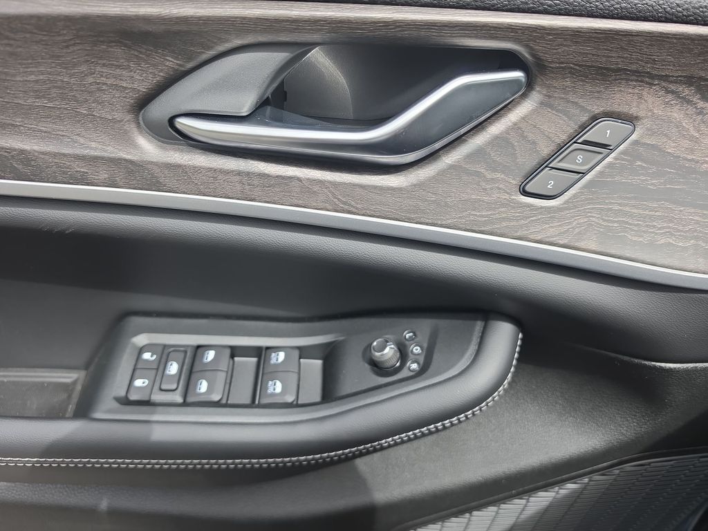 Thumbnail: 2026 Jeep Grand Cherokee - 21