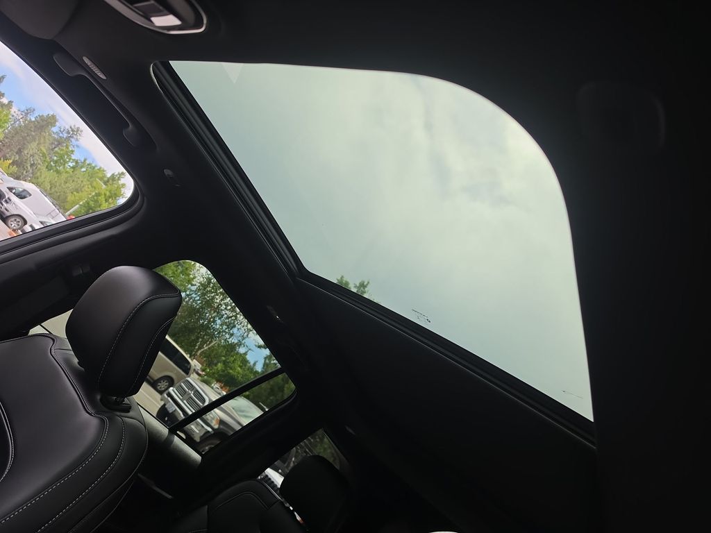 Thumbnail: 2026 Jeep Grand Cherokee - 26