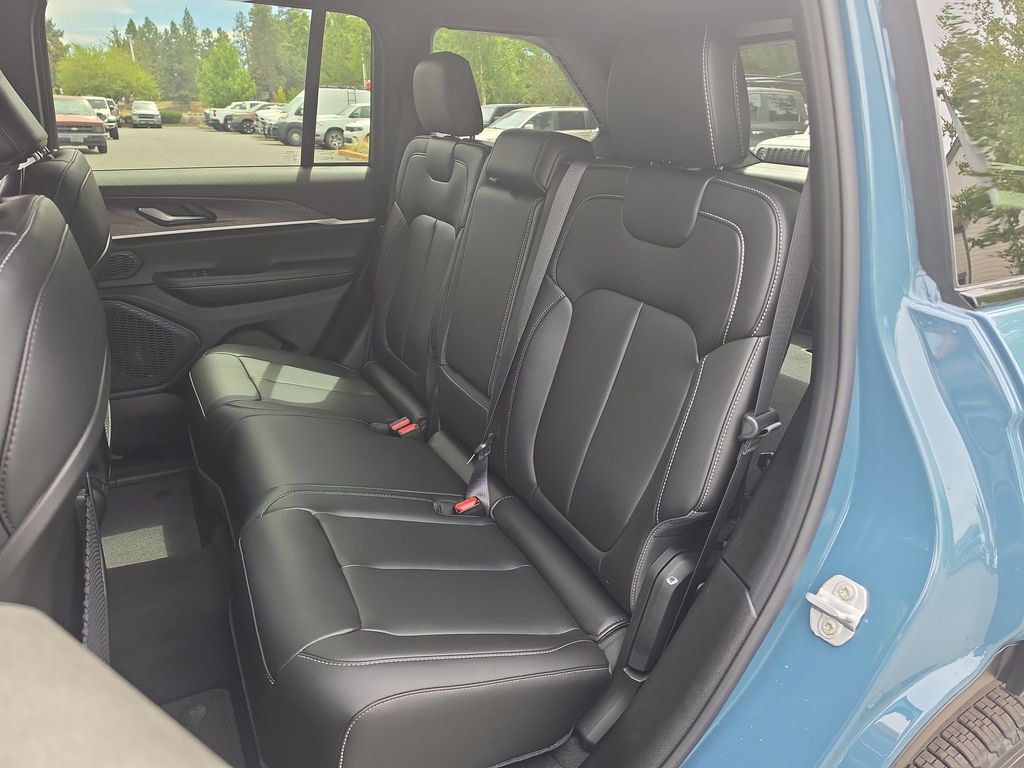 Thumbnail: 2026 Jeep Grand Cherokee - 9