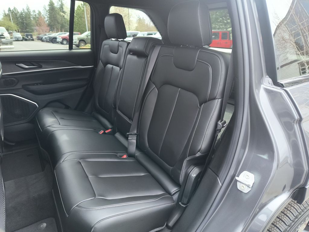 Thumbnail: 2026 Jeep Grand Cherokee - 9