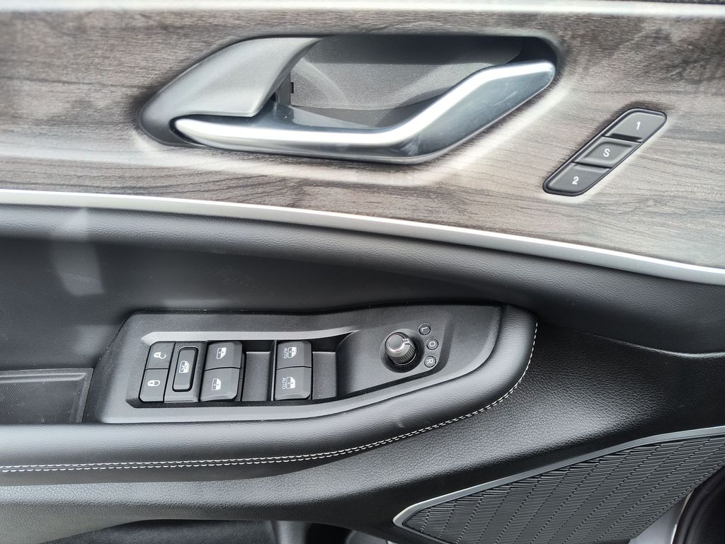 Thumbnail: 2026 Jeep Grand Cherokee - 21