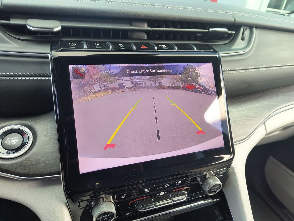 Thumbnail: 2023 Jeep Grand Cherokee - 21