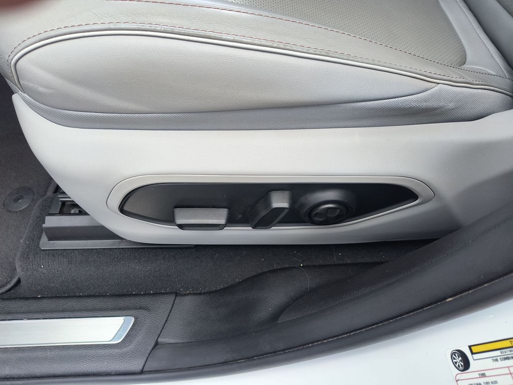 Thumbnail: 2023 Jeep Grand Cherokee - 19