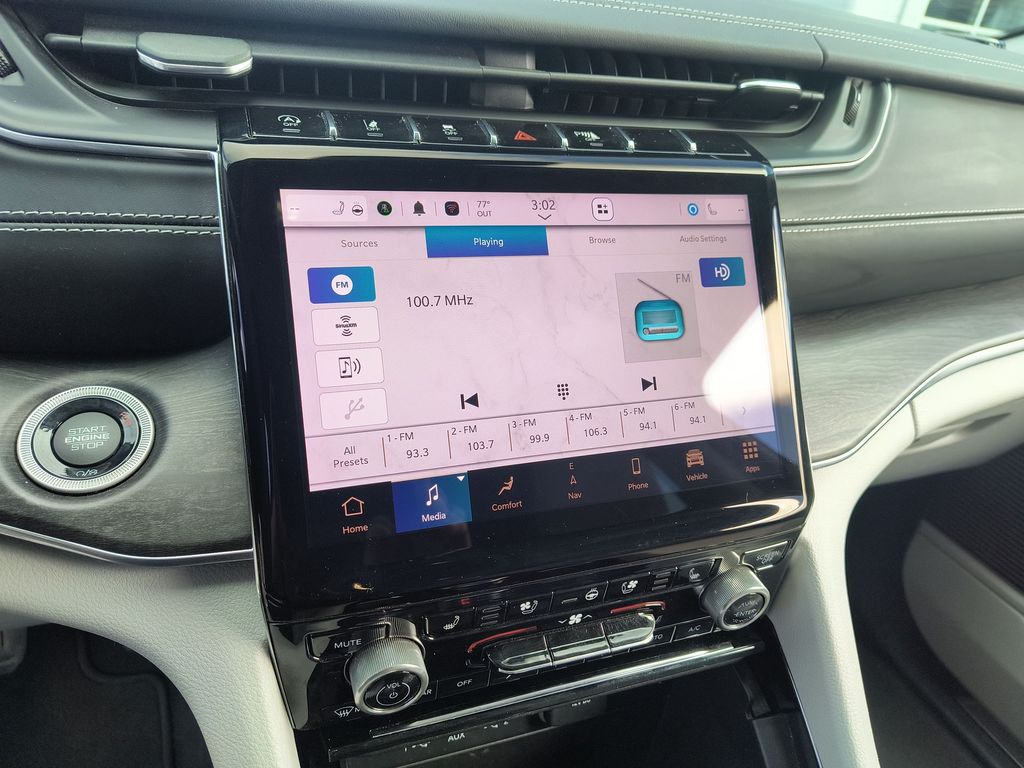 Thumbnail: 2023 Jeep Grand Cherokee - 10