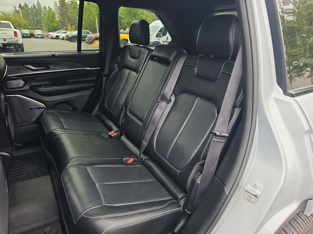 Thumbnail: 2023 Jeep Grand Cherokee - 9