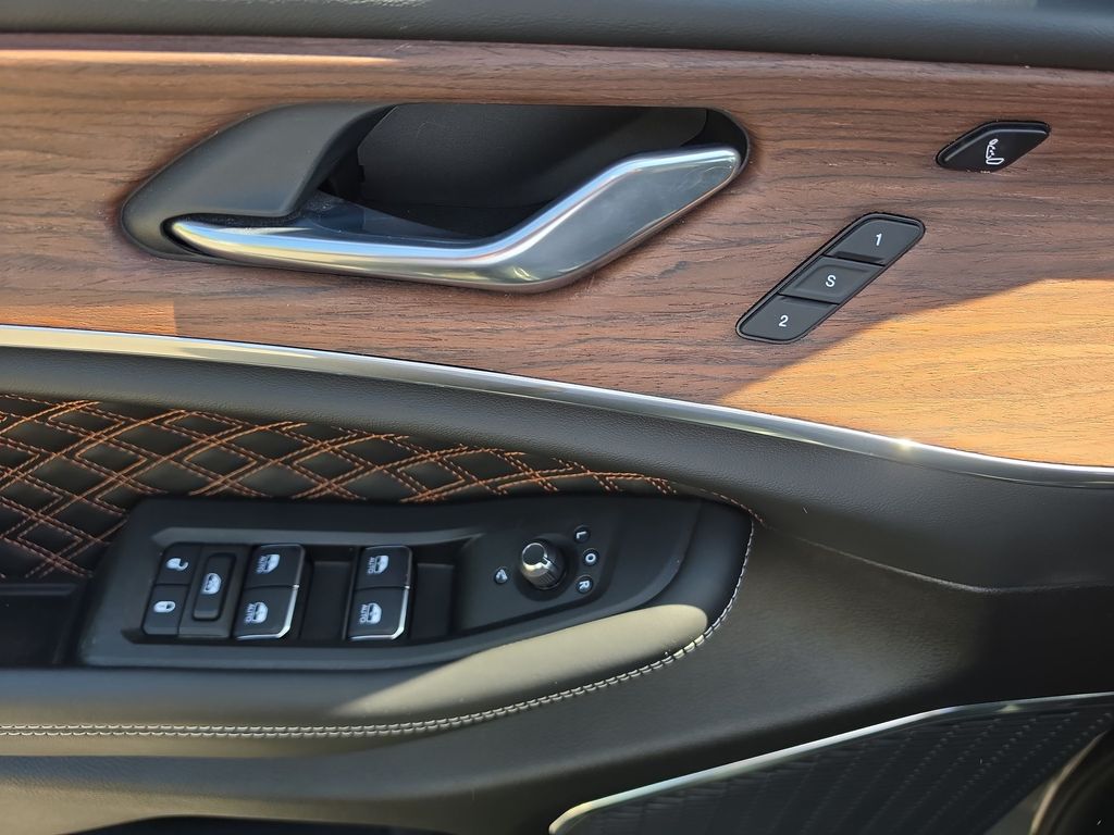 Thumbnail: 2025 Jeep Grand Cherokee - 21