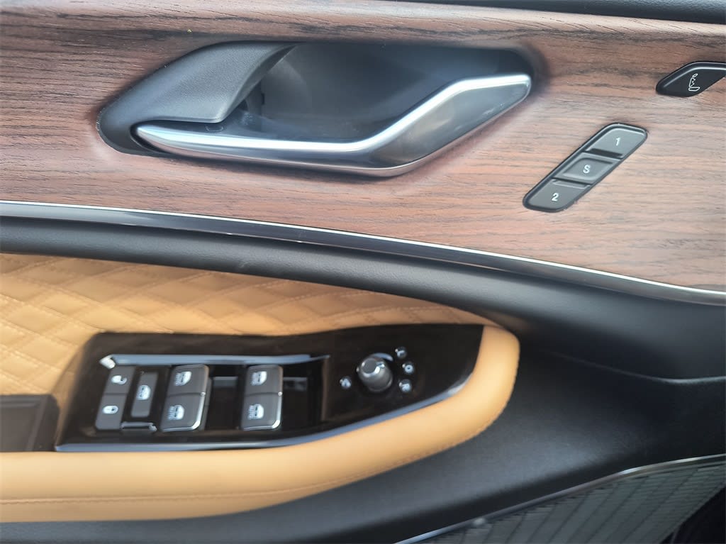 2025 Jeep Grand Cherokee Summit 21