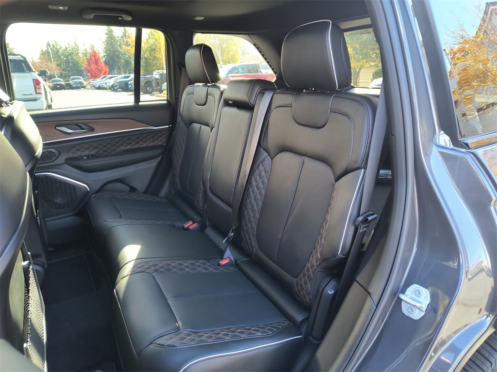 Thumbnail: 2025 Jeep Grand Cherokee - 10