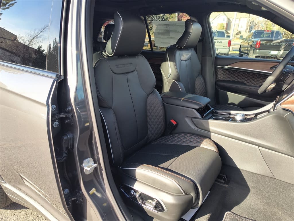 Thumbnail: 2025 Jeep Grand Cherokee - 26