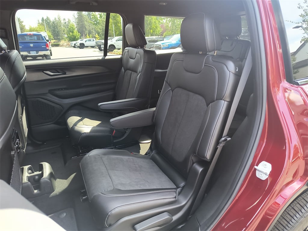 Thumbnail: 2025 Jeep Grand Cherokee L - 12