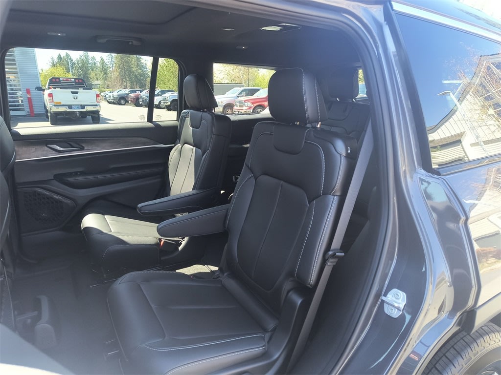 2025 Jeep Grand Cherokee L Limited Edition 26