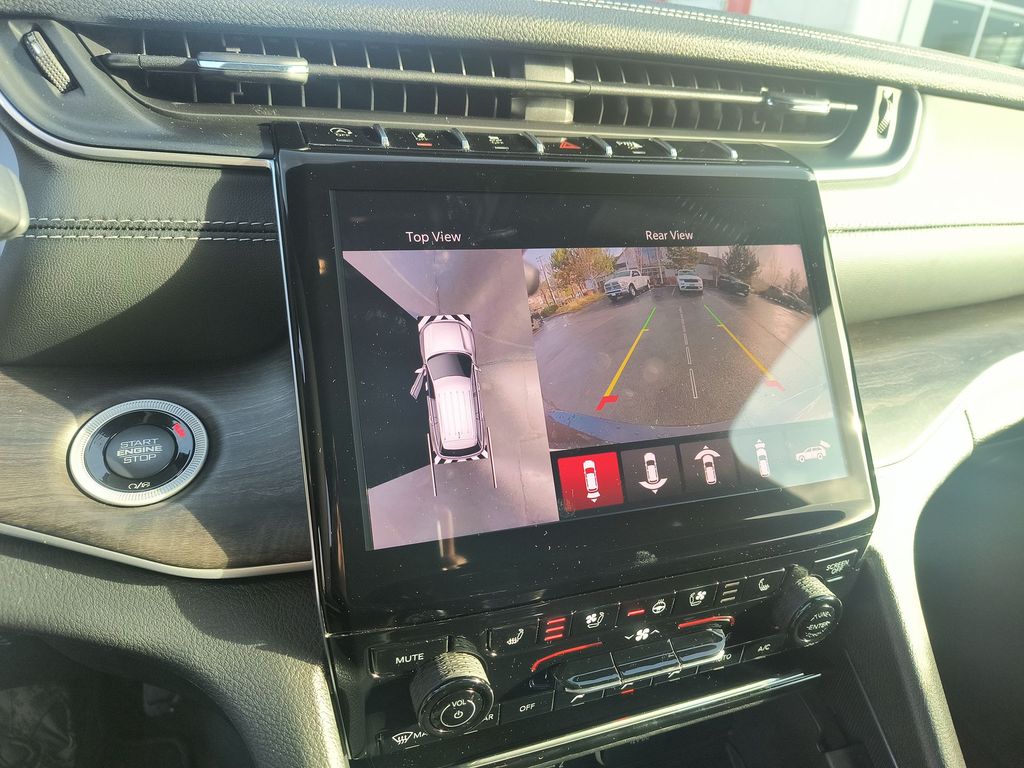 Thumbnail: 2025 Jeep Grand Cherokee L - 22