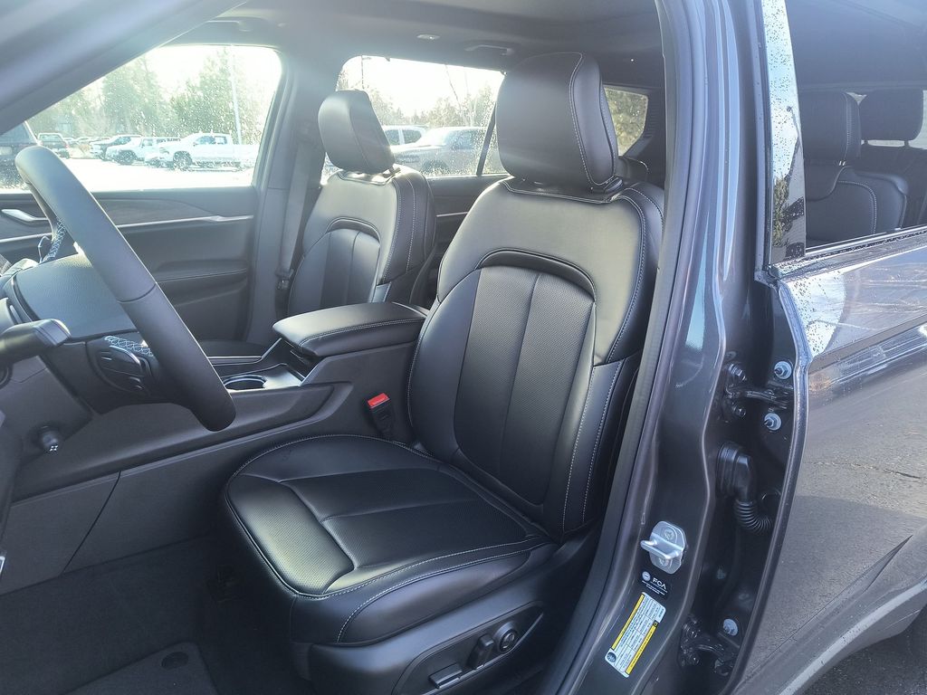 Thumbnail: 2025 Jeep Grand Cherokee L - 9