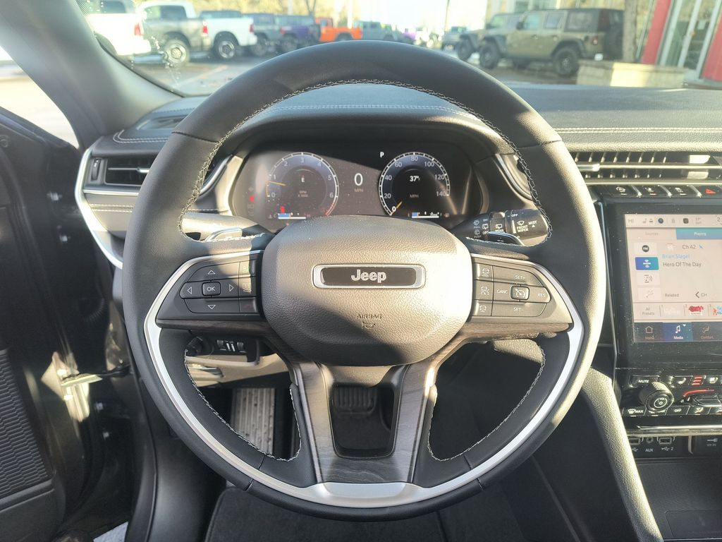 Thumbnail: 2025 Jeep Grand Cherokee L - 2