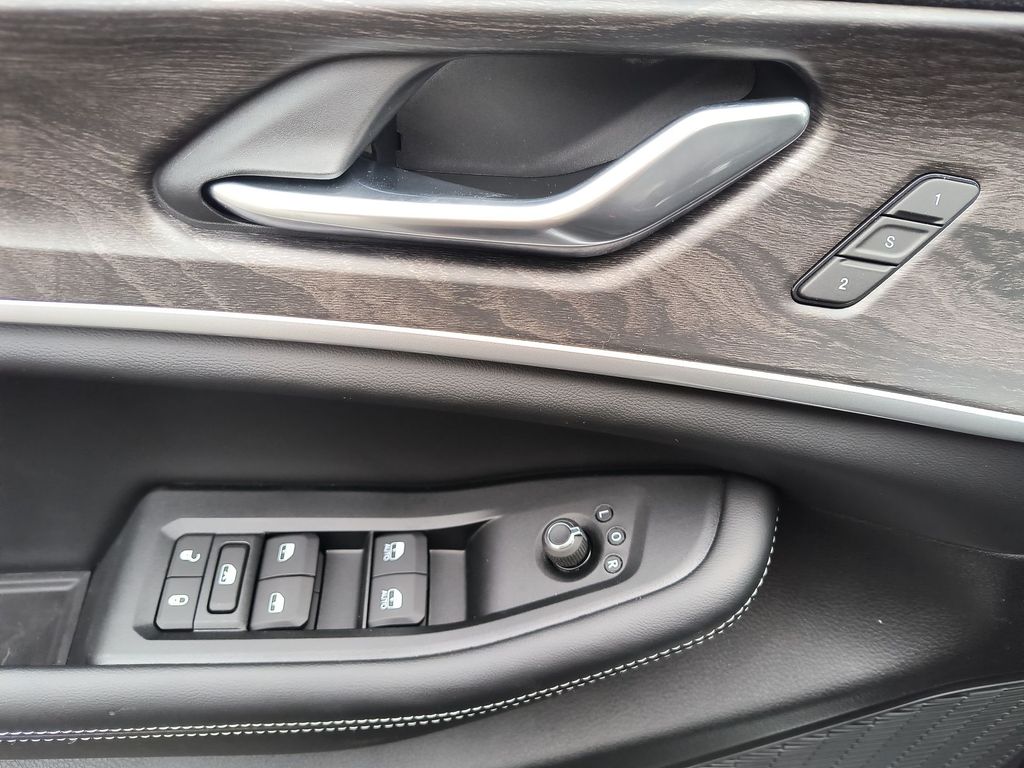 Thumbnail: 2025 Jeep Grand Cherokee L - 21