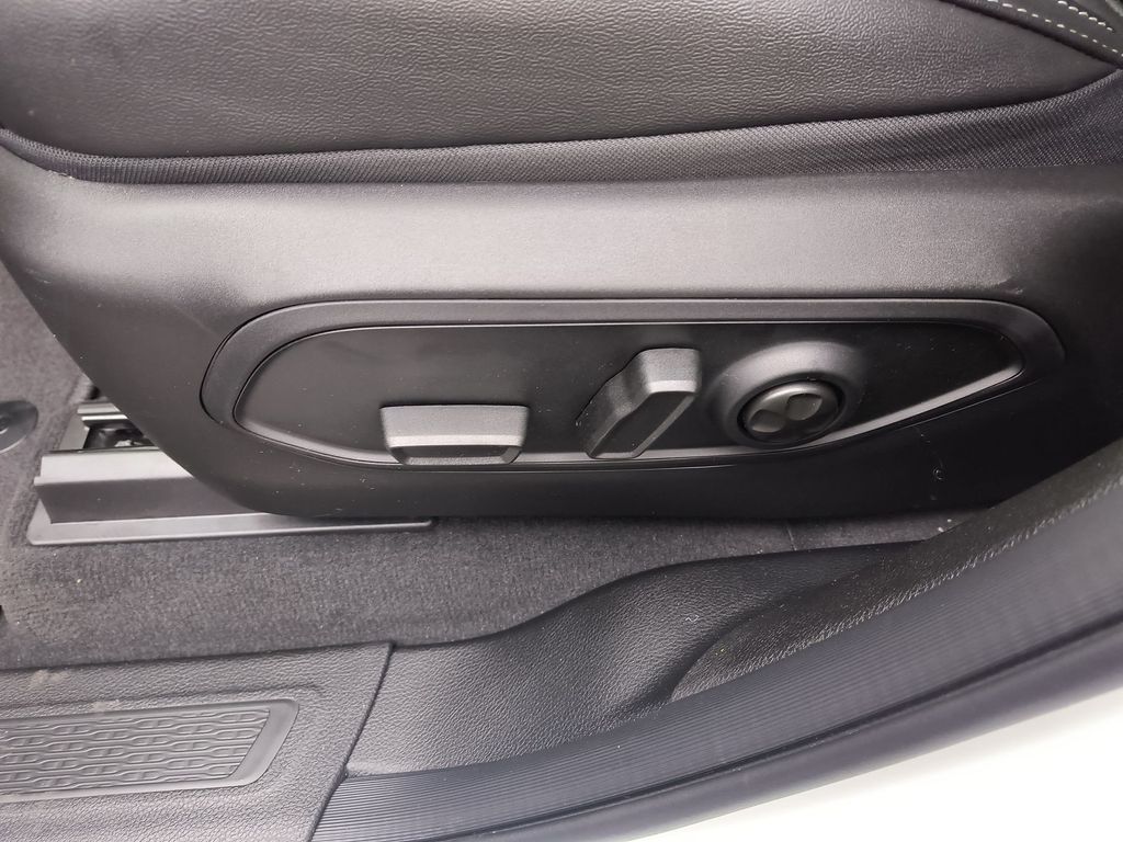 Thumbnail: 2025 Jeep Grand Cherokee L - 20