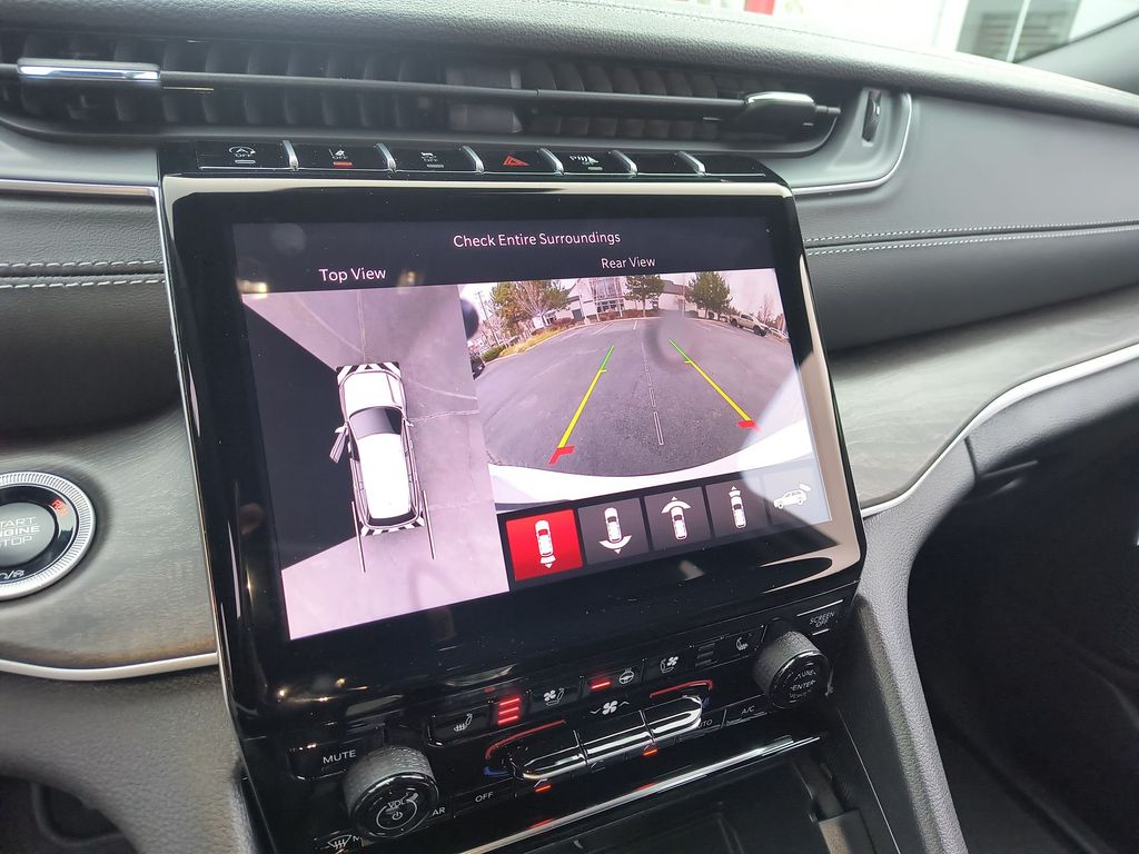 Thumbnail: 2025 Jeep Grand Cherokee L - 22