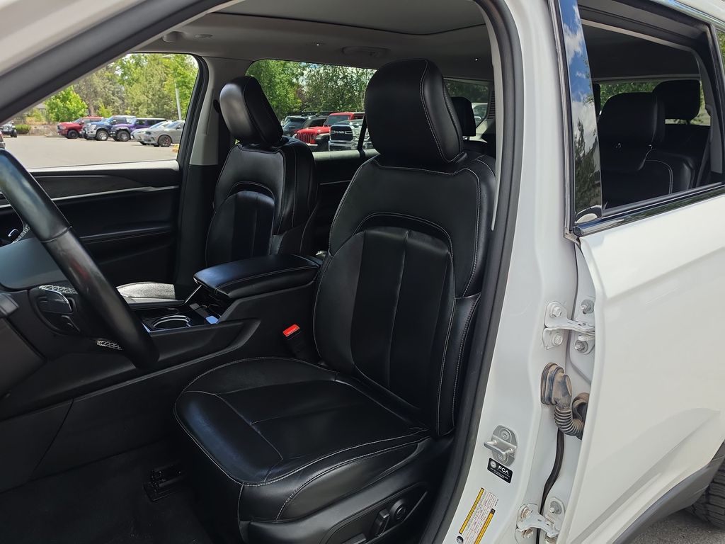 Thumbnail: 2021 Jeep Grand Cherokee L - 8