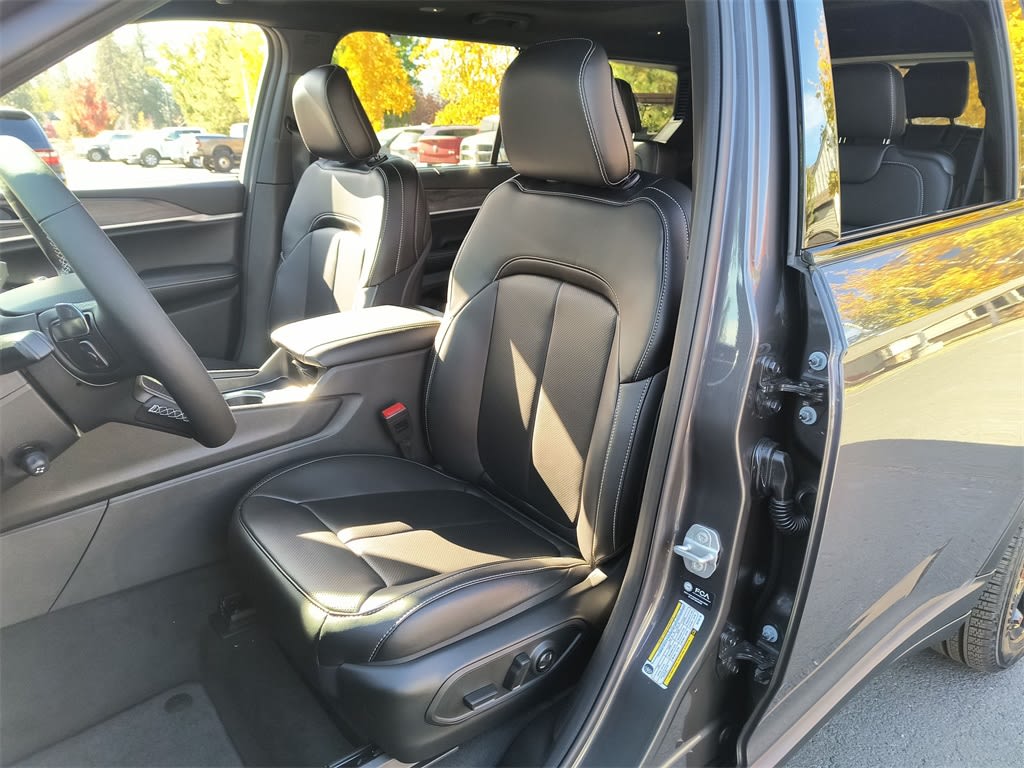 Thumbnail: 2025 Jeep Grand Cherokee L - 7