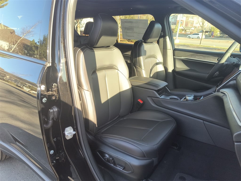 2025 Jeep Grand Cherokee L Limited Edition 10