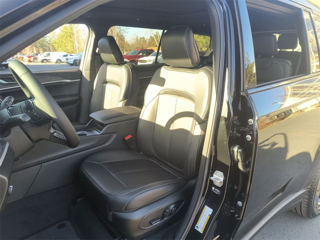 2025 Jeep Grand Cherokee L Limited Edition 9