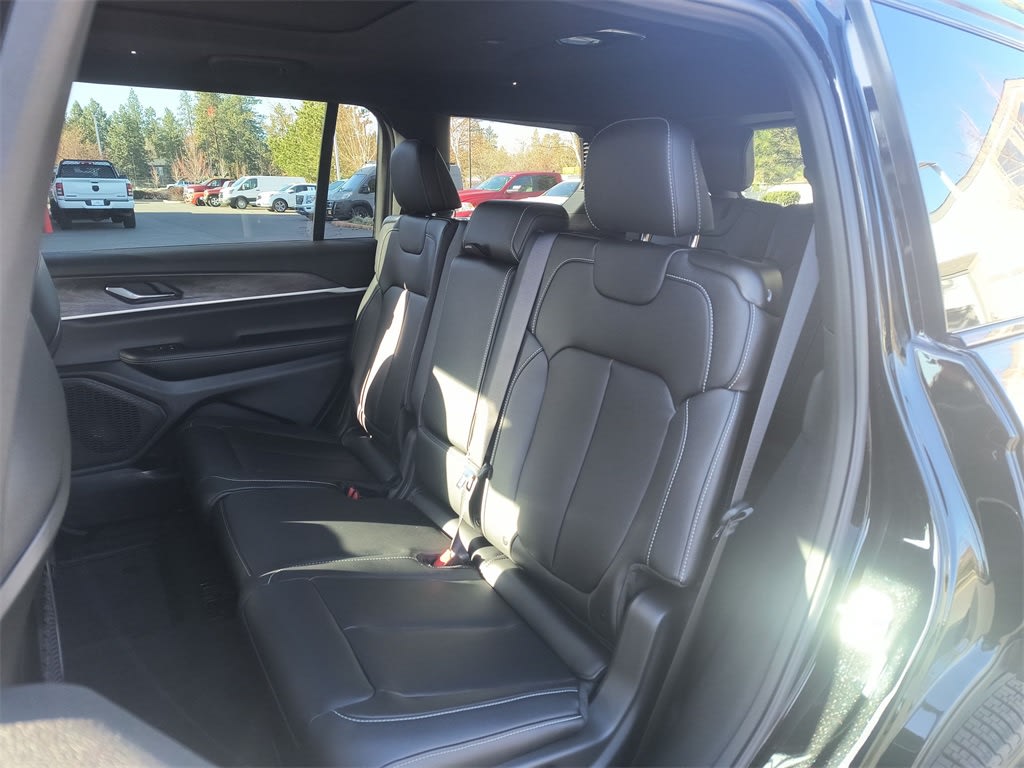 2025 Jeep Grand Cherokee L Limited Edition 11