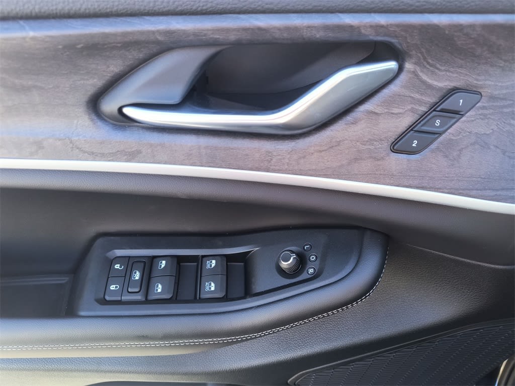 2025 Jeep Grand Cherokee L Limited Edition 21