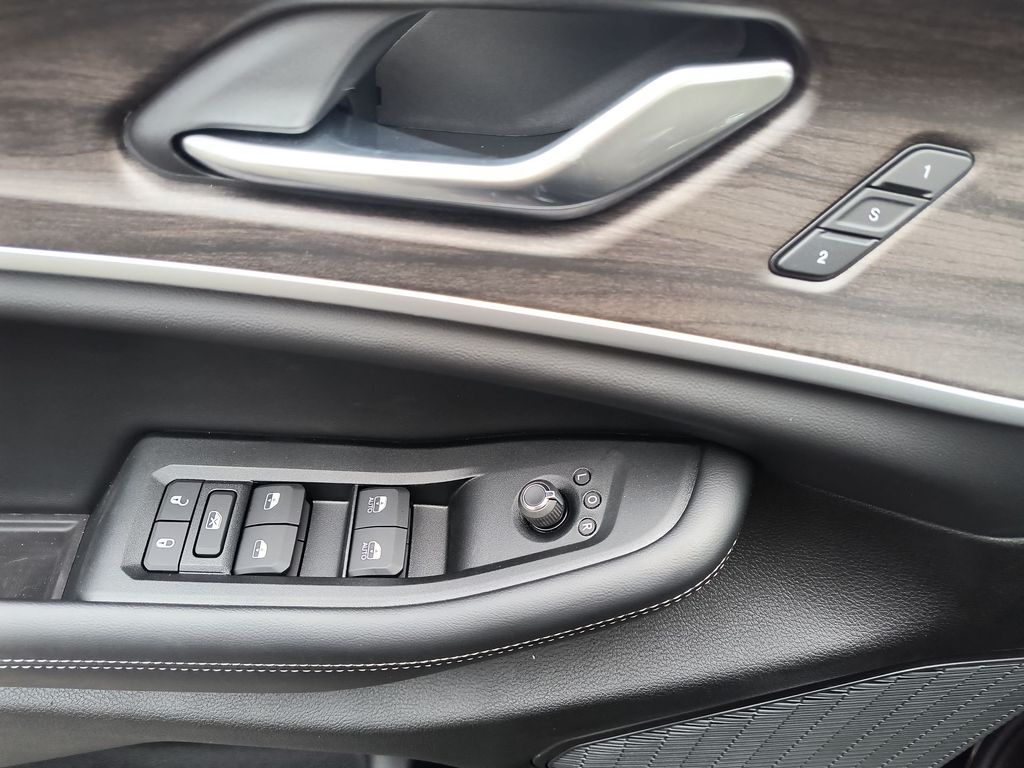 Thumbnail: 2025 Jeep Grand Cherokee L - 19