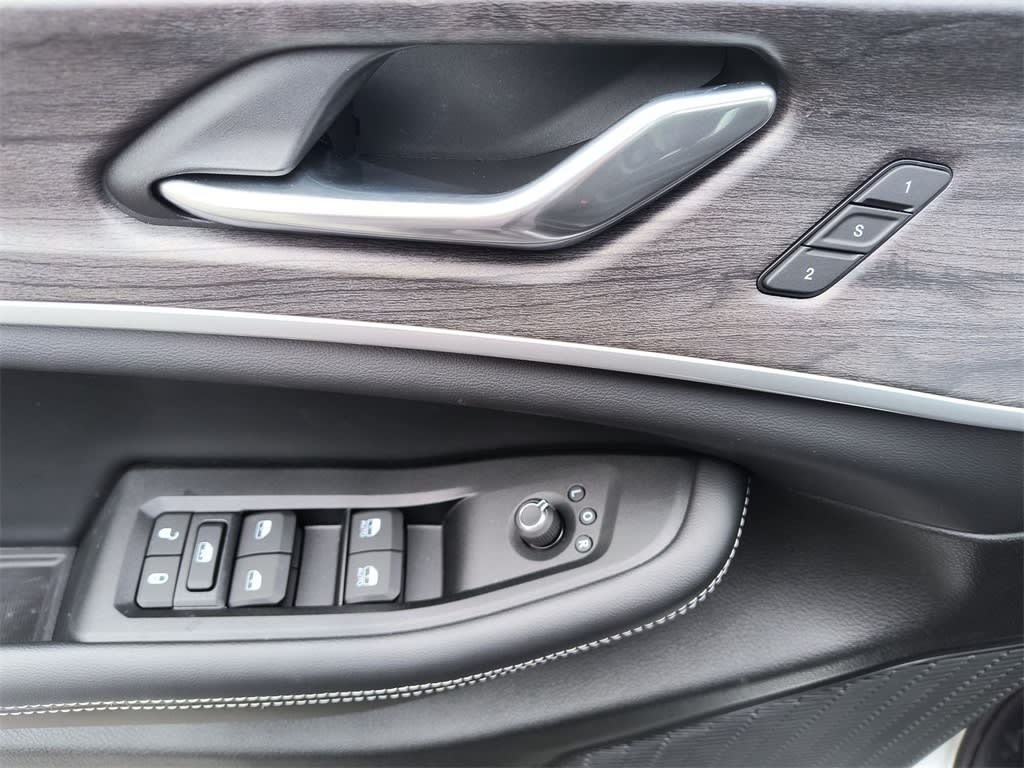 2025 Jeep Grand Cherokee L Limited Edition 21