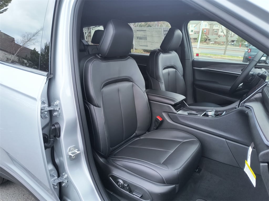 2025 Jeep Grand Cherokee L Limited Edition 10