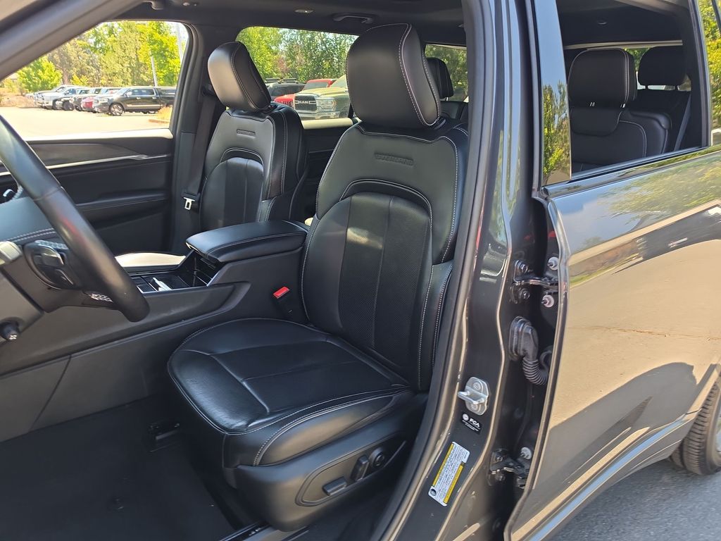 Thumbnail: 2022 Jeep Grand Cherokee L - 9