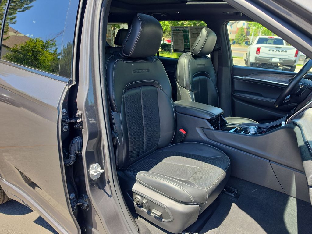 Thumbnail: 2022 Jeep Grand Cherokee L - 10