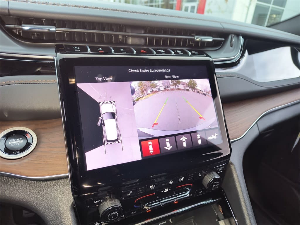 Thumbnail: 2025 Jeep Grand Cherokee L - 22