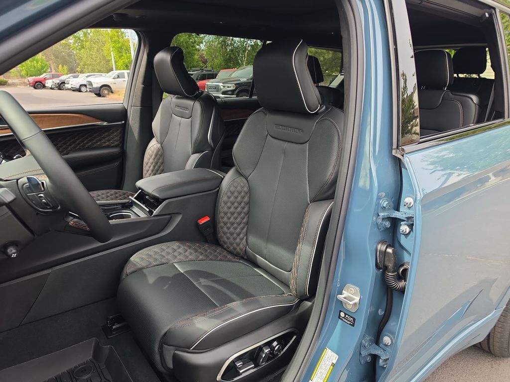 Thumbnail: 2026 Jeep Grand Cherokee L - 9