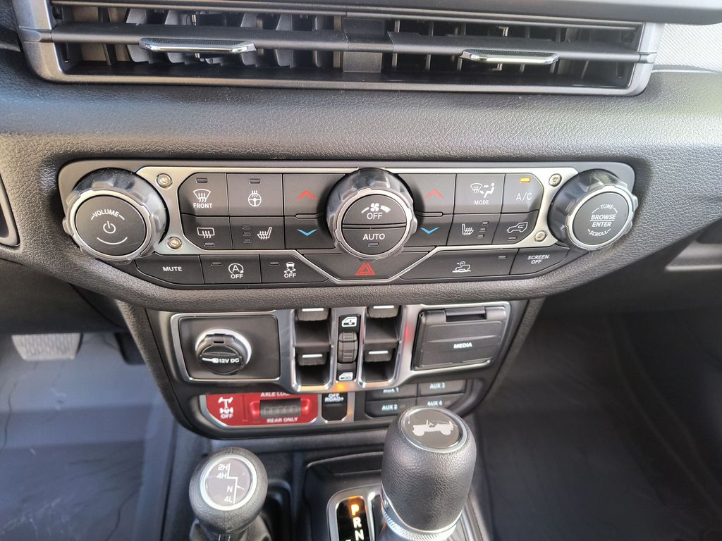 Thumbnail: 2026 Jeep Wrangler - 23
